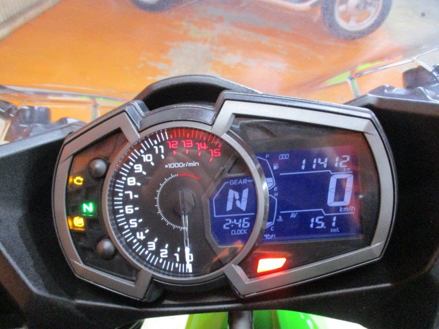 走行もびっくり低走行の１１４１２ｋｍ！！ＴＨＥレプリカって感じのインパネですよ！！他店追従不可能価格